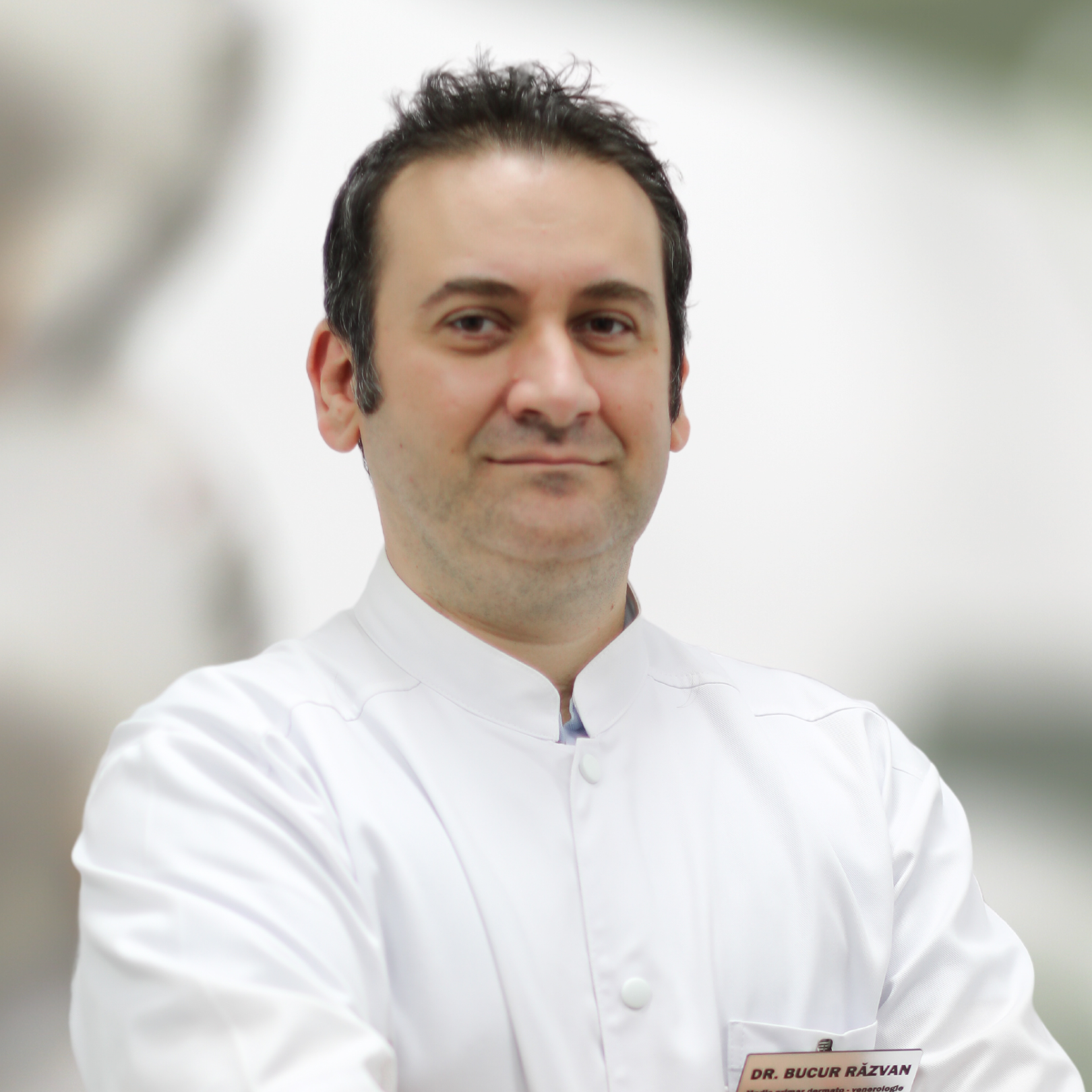 Dr. Răzvan Bucur